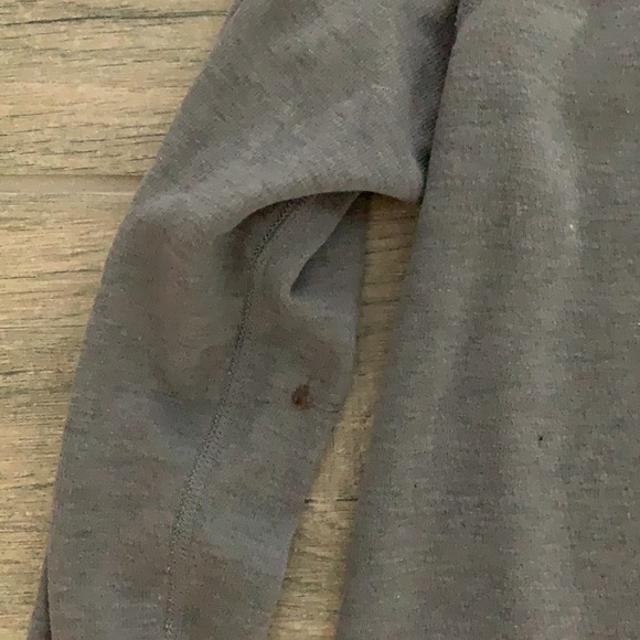 Under Armour gray Long sleeve - Picture 6 of 6
